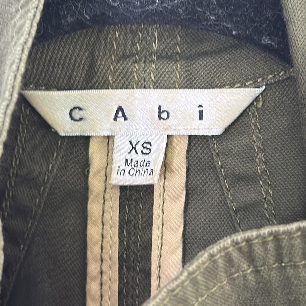 CAbi Green Utility Jacket with Hood and Fitted Silhouette - Picture 2 of 10